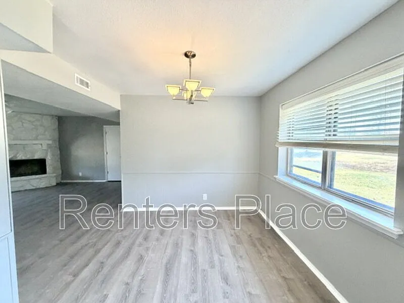 3 bed, 2.0 bath, 1266 sqft, $1,295 — Photo 4