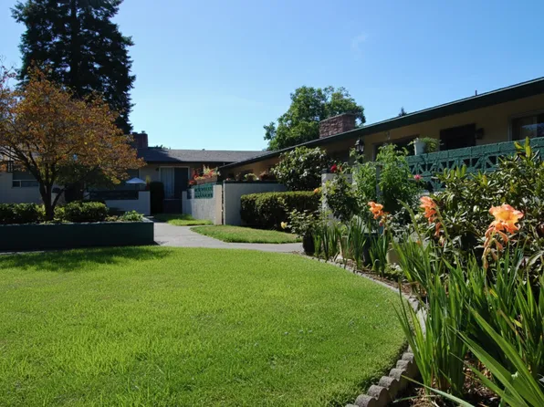 Denney Garden Court, 9640 SW Denney Rd #F059a105b, Beaverton, OR 97008