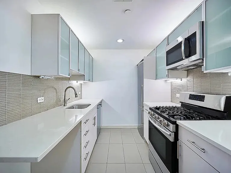 222 E 111th St #8BB — Photo 7