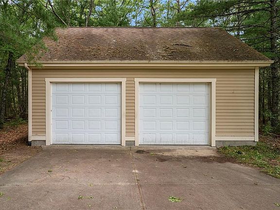 4th image of 310 Plain Rd