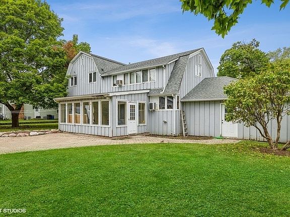 3rd image of 427 Highland Ave