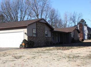 40 Douglas Dr, Herrin, IL 62948