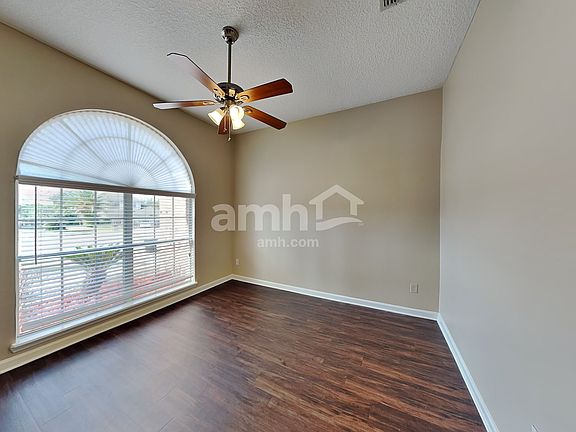 5th image of 3266 Woodglen Dr