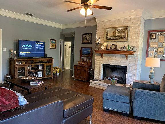 3rd image of 6126 Donington Dr