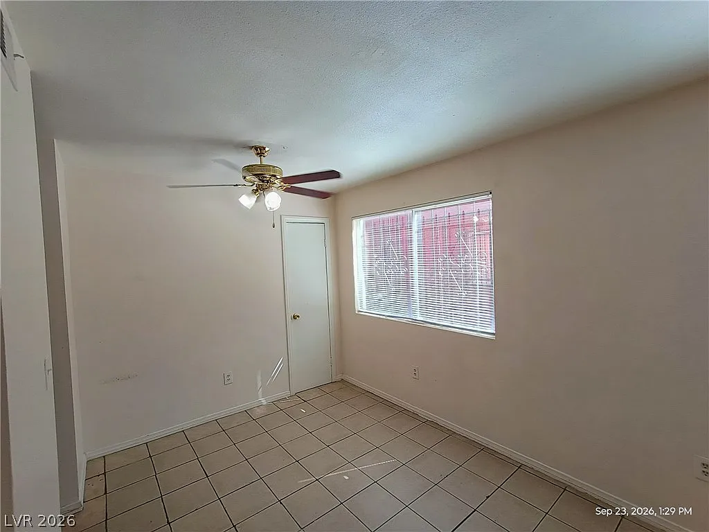 2 bed, 2.0 bath, 3648 sqft, $1,150 — Photo 4