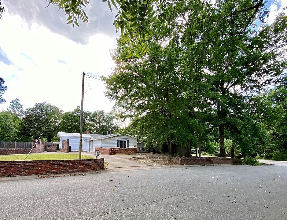 1st image of 707 E Forest Hill Dr