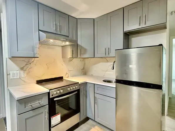 (undisclosed Address), Staten Island, NY 10305