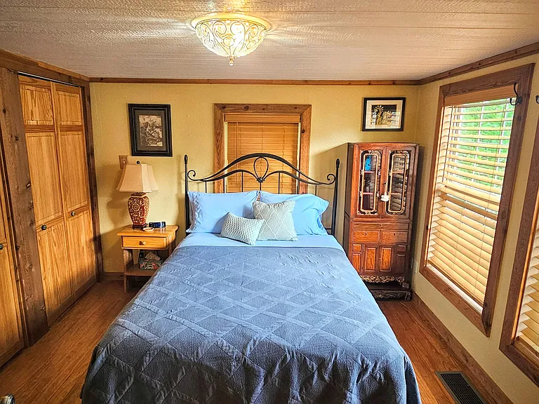 905 Tanglewood Ln — Photo 16