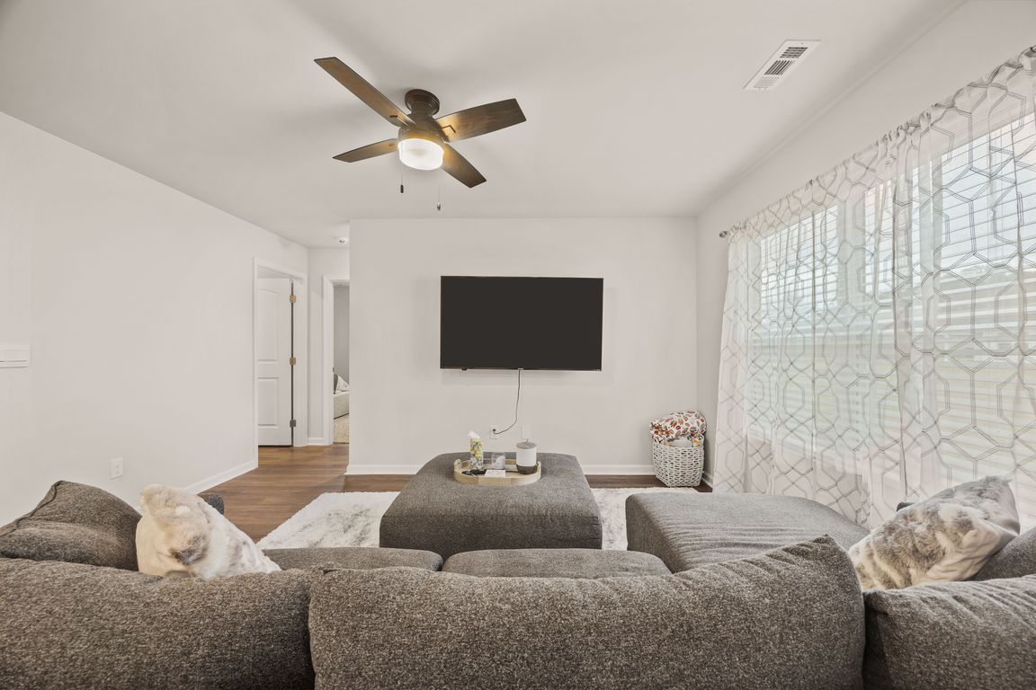 next background image