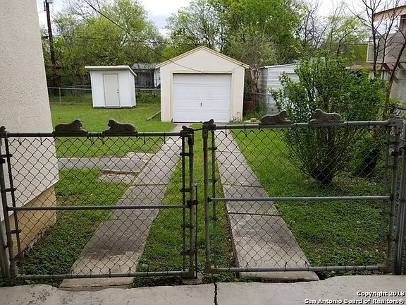 4th image of 429 Marquette Dr
