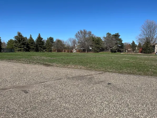 11477 Marketplace Dr N, Champlin, MN 55316