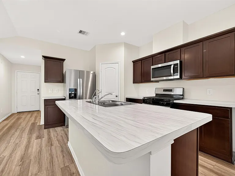 1710 Legacy Hills Dr — Photo 11