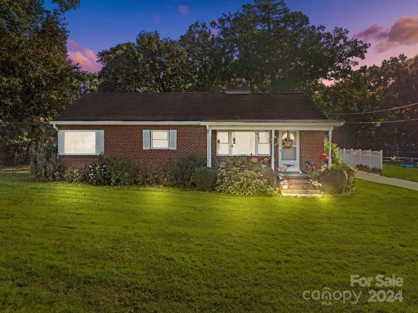 1012 Linwood Rd, Kings Mountain, NC 28086