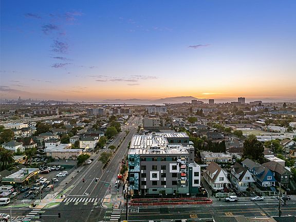 Immediate Access to BART and Freeways
