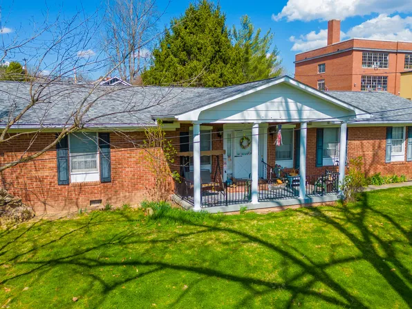 379 Virginia St, Alderson, WV 24910