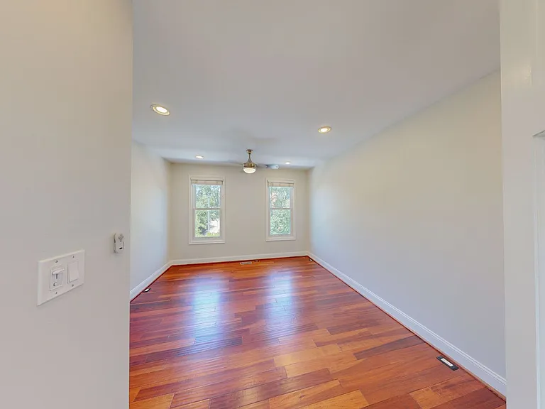 1617 C St SE — Photo 10