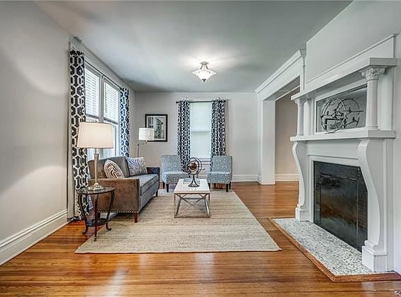 5th image of 511 W 26th St