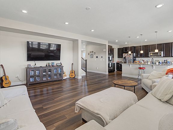 2nd image of 2102 Summerlin Ln