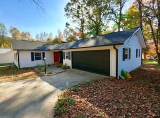144 Woodlawn St, Lexington, NC 27292