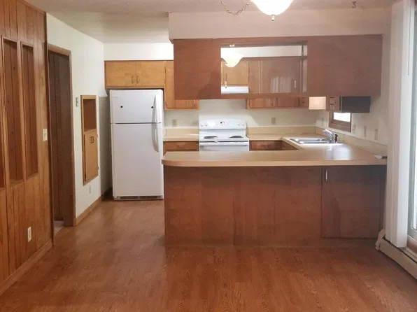 1315 College Street, 1315 College St #B, Cedar Falls, IA 50613