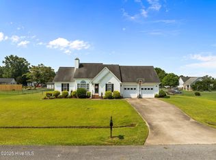 2824 Preston Ln, Grimesland, NC 27837