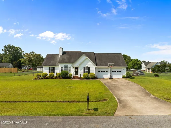 2824 Preston Lane, Grimesland, NC 27837