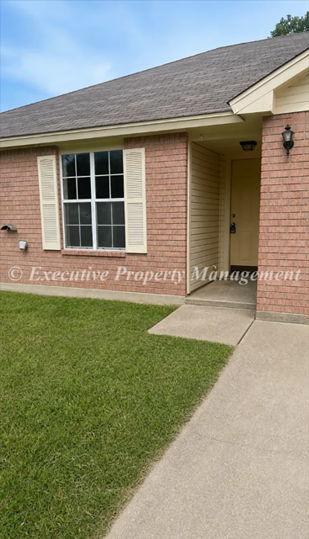 1140-1142 County Road 4804 — Photo 2