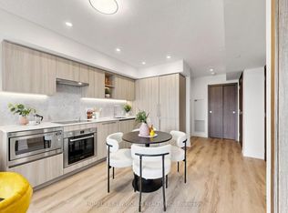 17 Bathurst St #2011, Toronto, ON M5V 0N1