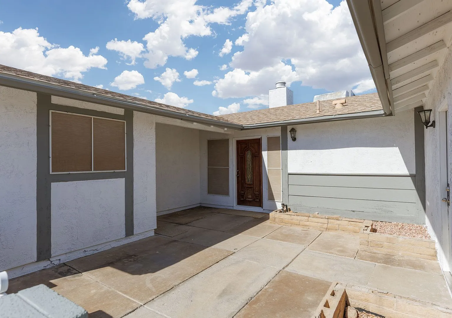 Single Family 3 Bedroom — Photo 3