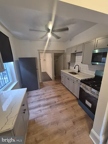 323 N Edgewood St Photo 1
