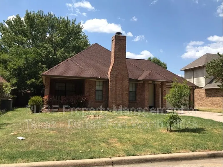 6004 Meadowside Trl — Photo 1