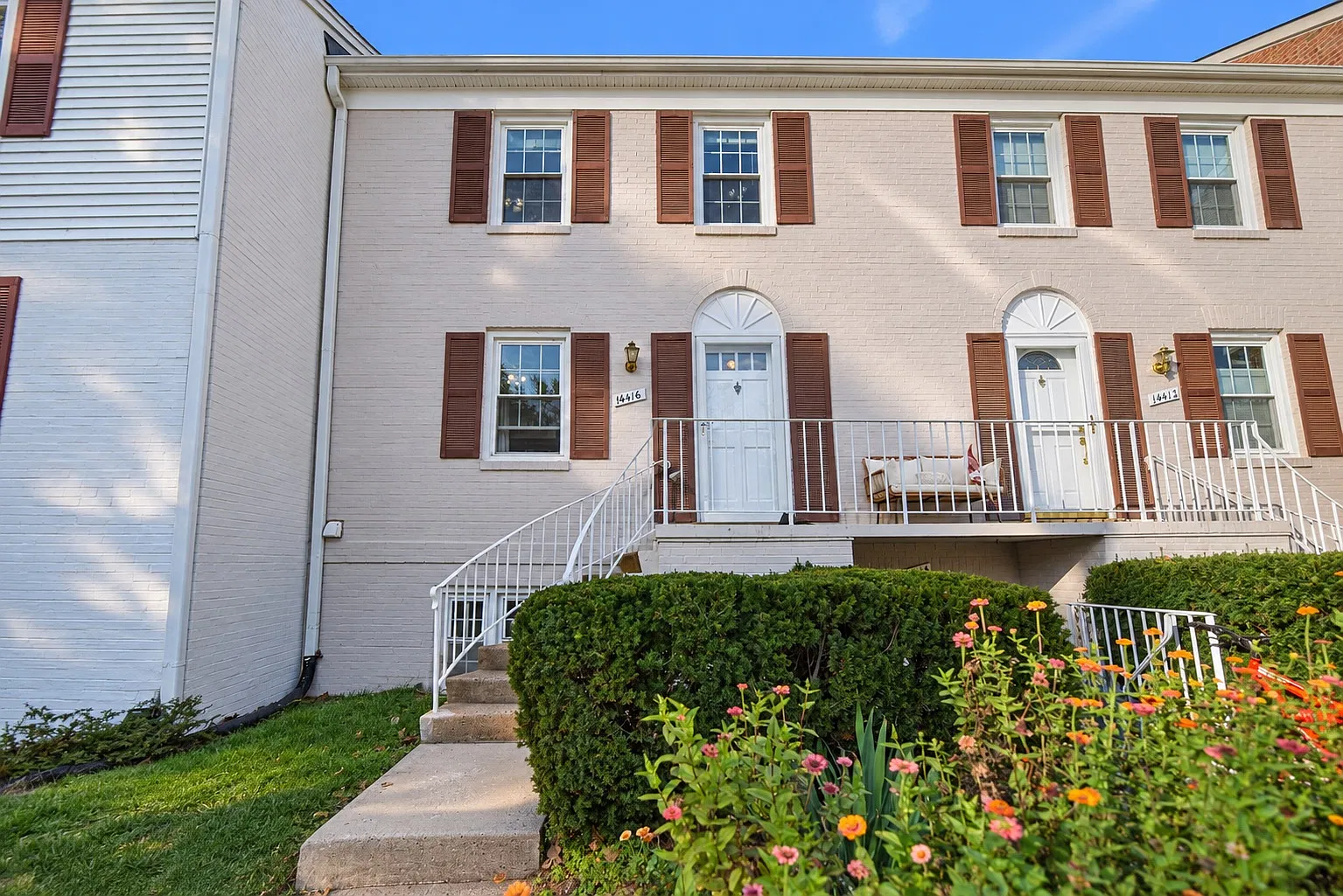3 bed, 2.5 bath, 1302 sqft, $2,475 — Photo 1