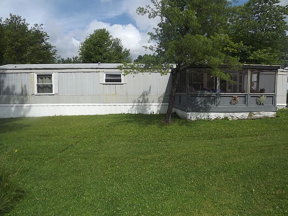 3rd image of 3 Lakeside Ave