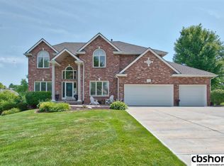 17823 Englewood Cir, Omaha, NE 68135