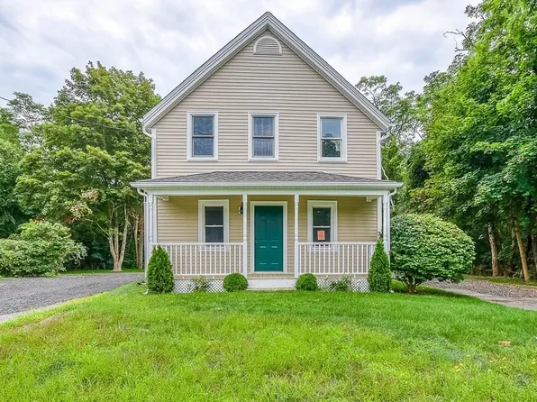 2 Fearing Hill Rd, Wareham, MA 02571