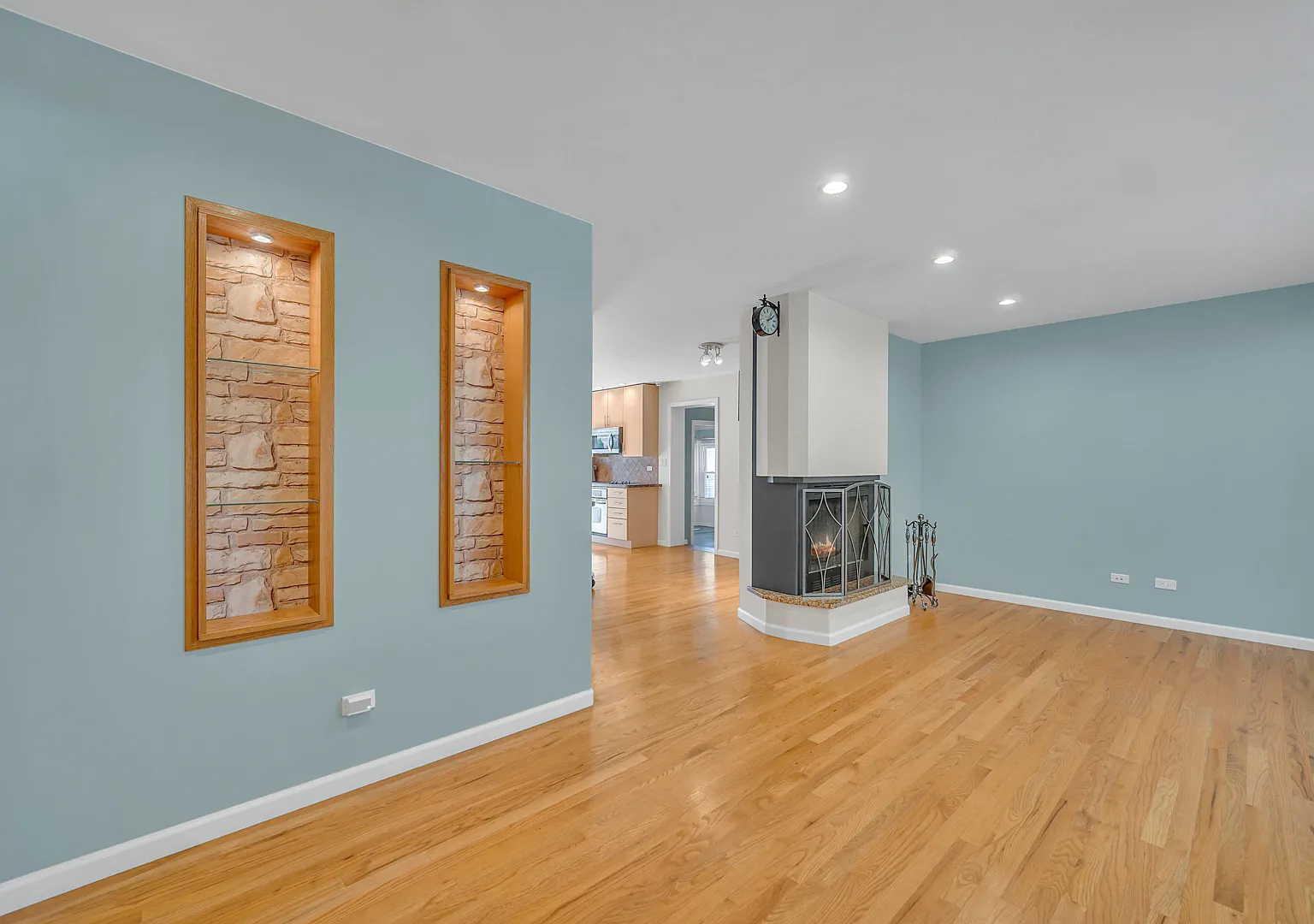 4 bed, 3.0 bath, $2,995 — Photo 4