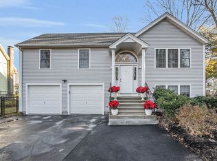 161 Allston Ave, Worcester, MA 01604