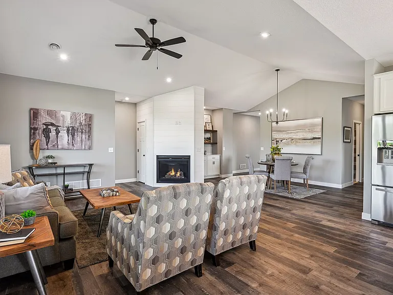 3475 Kachina Ave NE — Photo 9