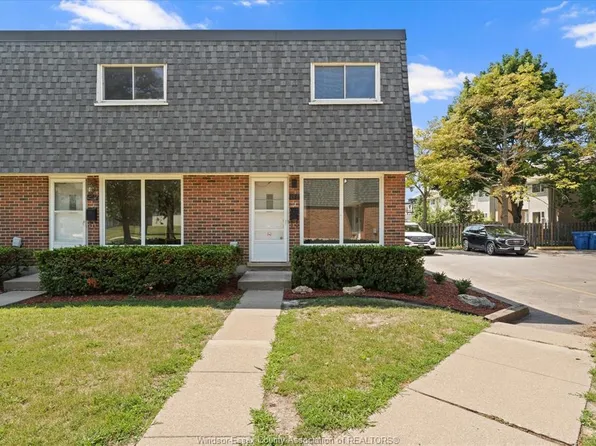 272 Victoria St S #40, Amherstburg, ON N9V 2K5