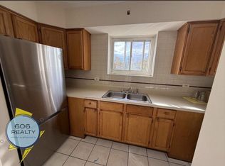 5758 W 35th St #201, Cicero, IL