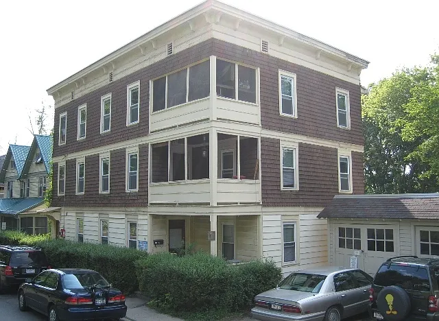 134-138 E Spencer St — Photo 33