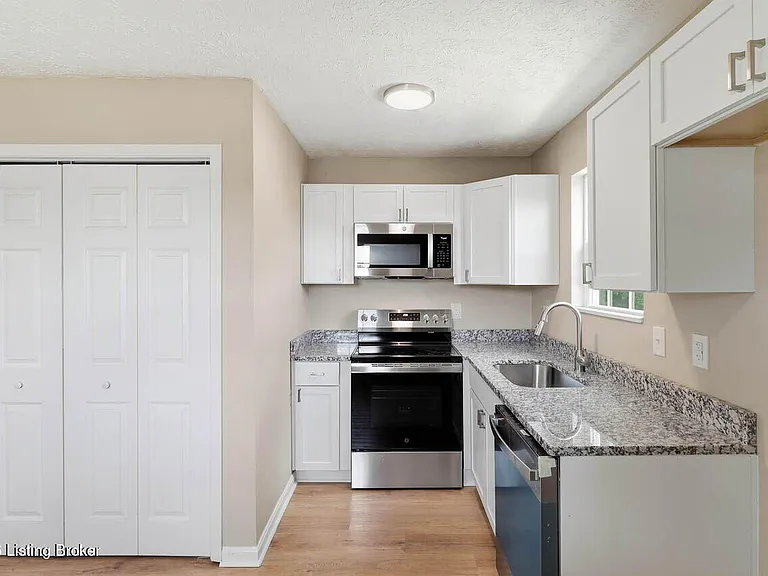 111 Evergreen Ct — Photo 3