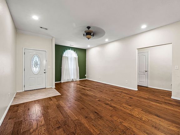 3rd image of 309 Ryan Ct