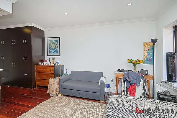 Rented by Keller Williams NYC | media 15