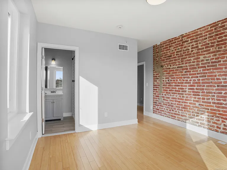 775 Atlantic St #3L — Photo 8