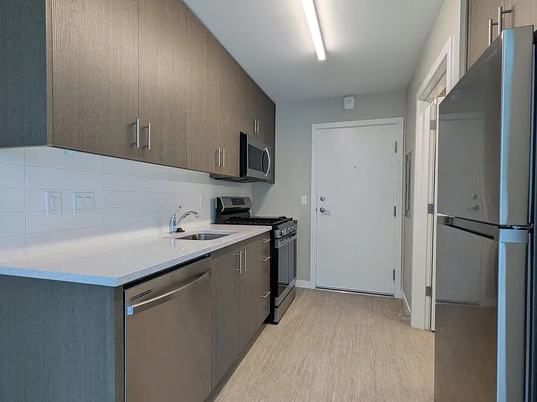 Soleil Apartments — Photo 36