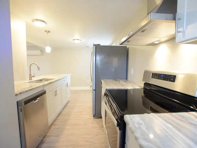 1002 N Aurora St — Photo 46