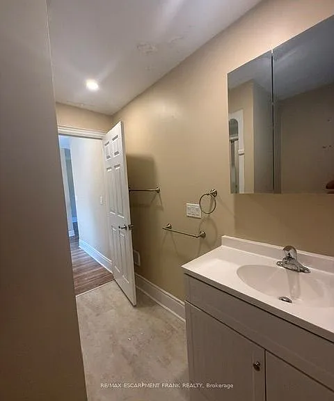 302 Jackson St W #2 — Photo 13