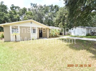1802 Green Ridge Rd, Tampa, FL 33619