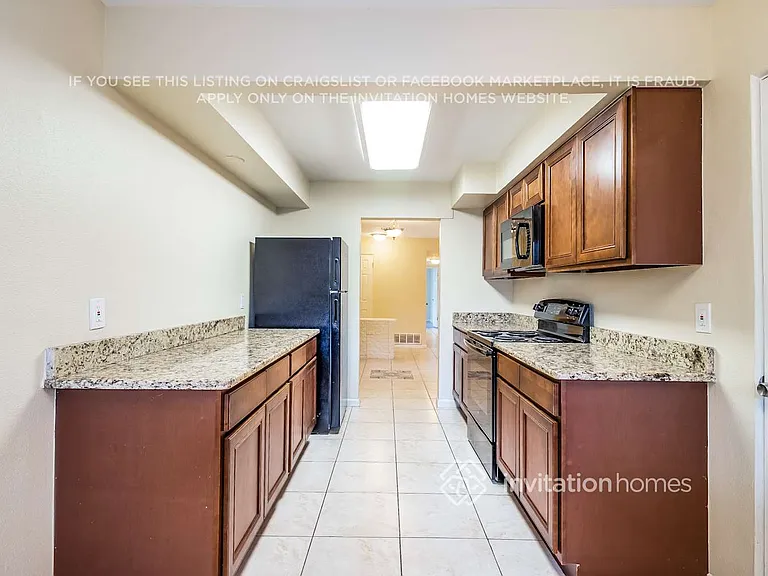 1546 Peruvian Ln — Photo 7